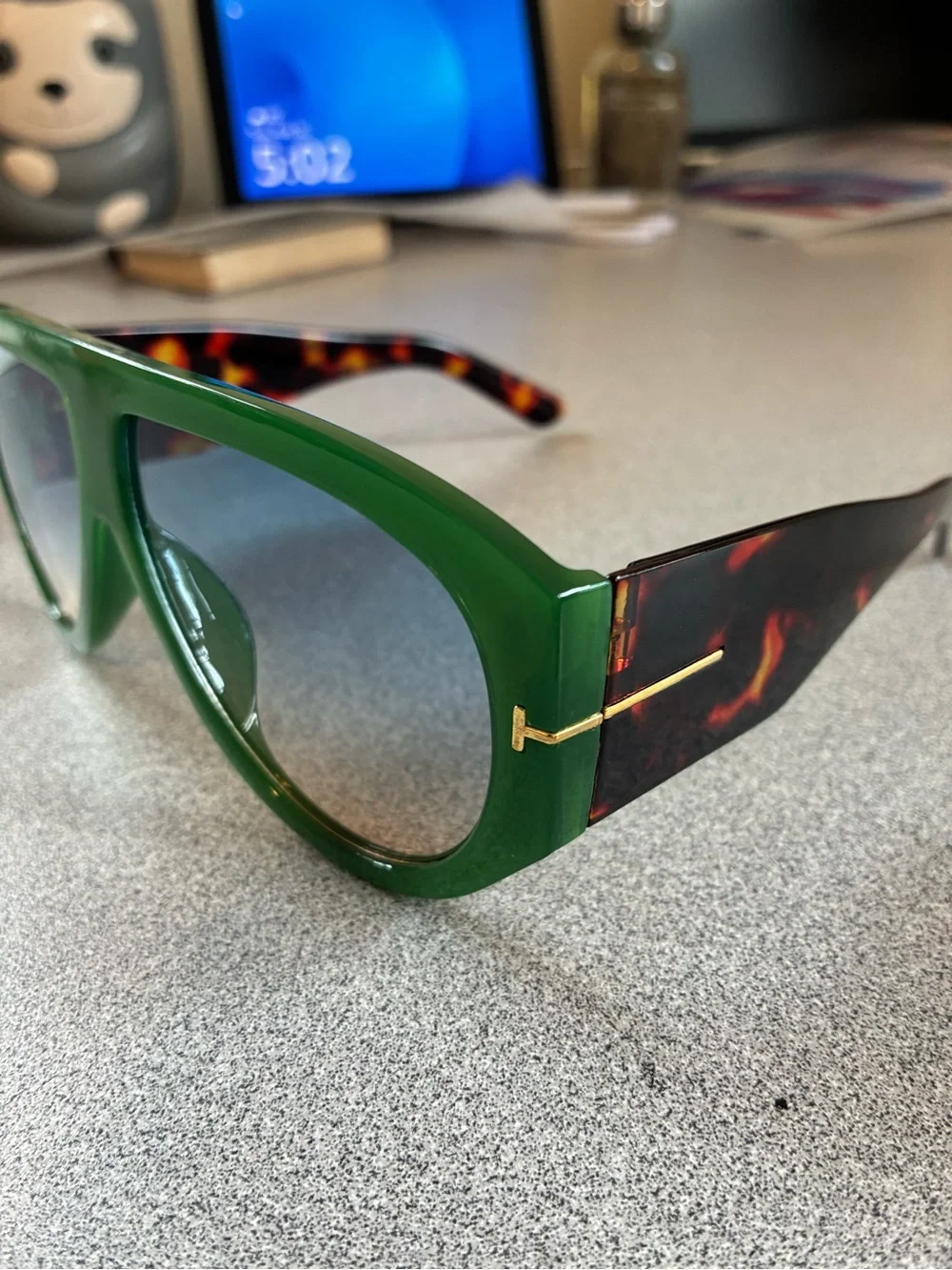 Green Aviator Sunglasses with Tortoiseshell
